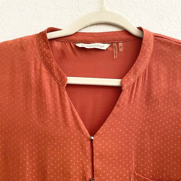 Soft Surroundings Women’s Burnt Orange Silky Button Up Roll Tab Blouse Top M - Picture 3 of 9
